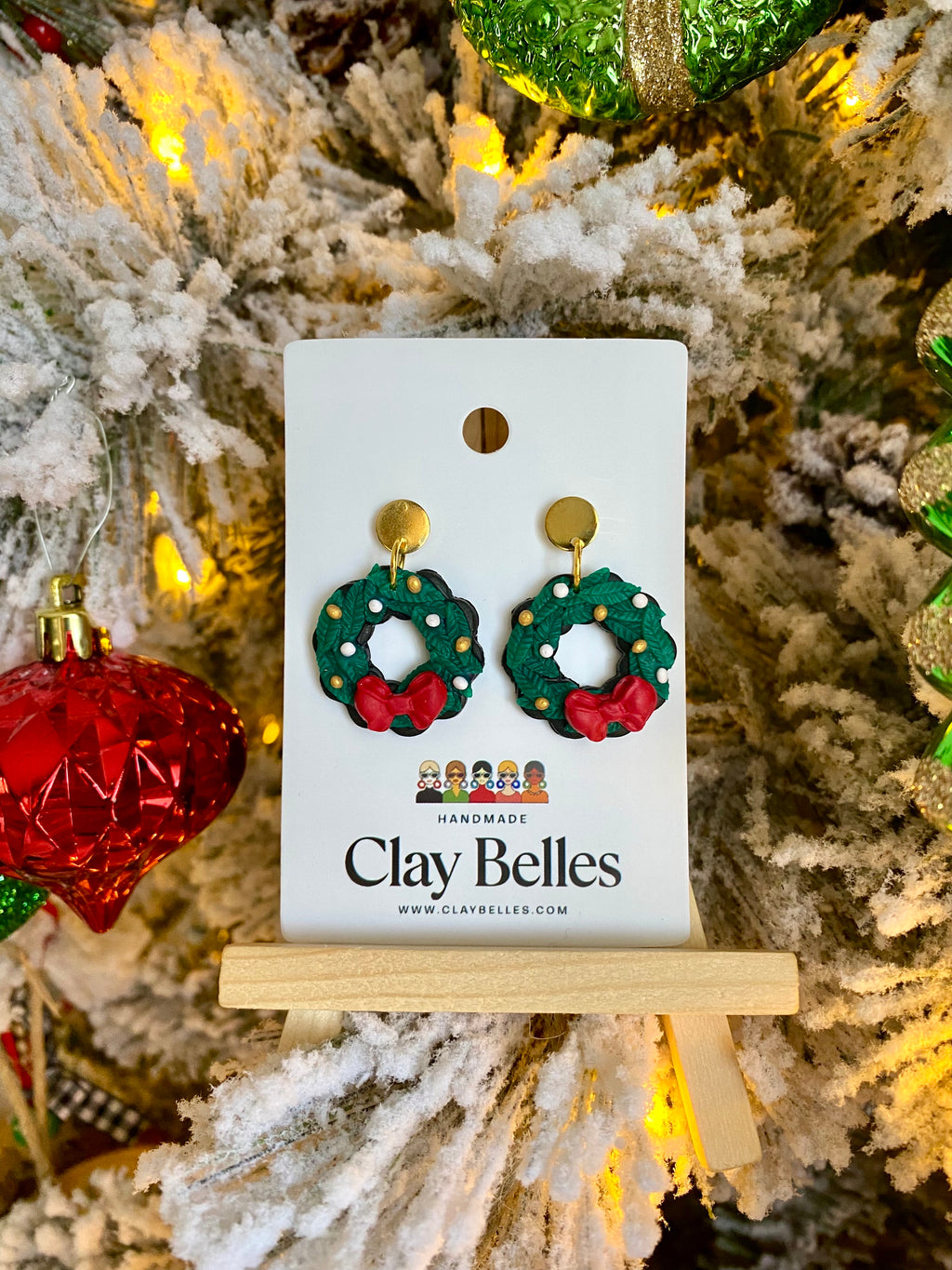 Christmas Wreath (black base)